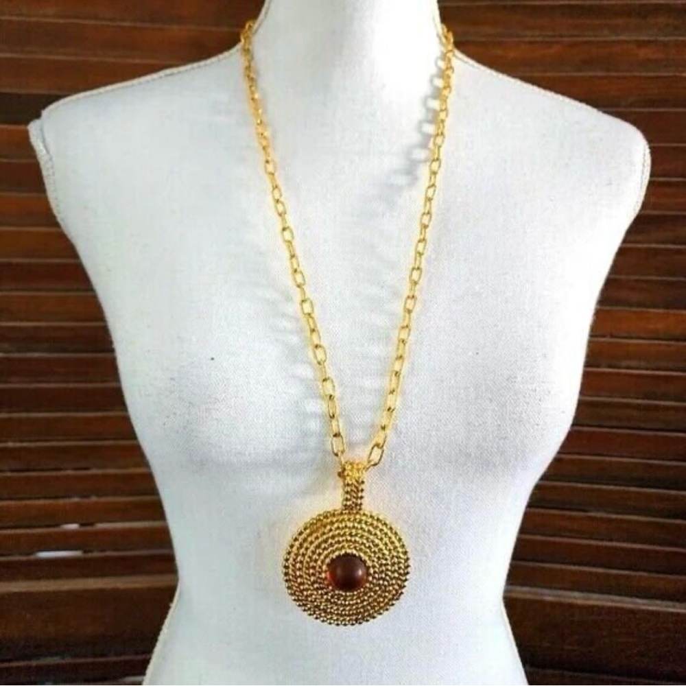 VTG Modern Avon Medallion Necklace - Picture 13 of 15